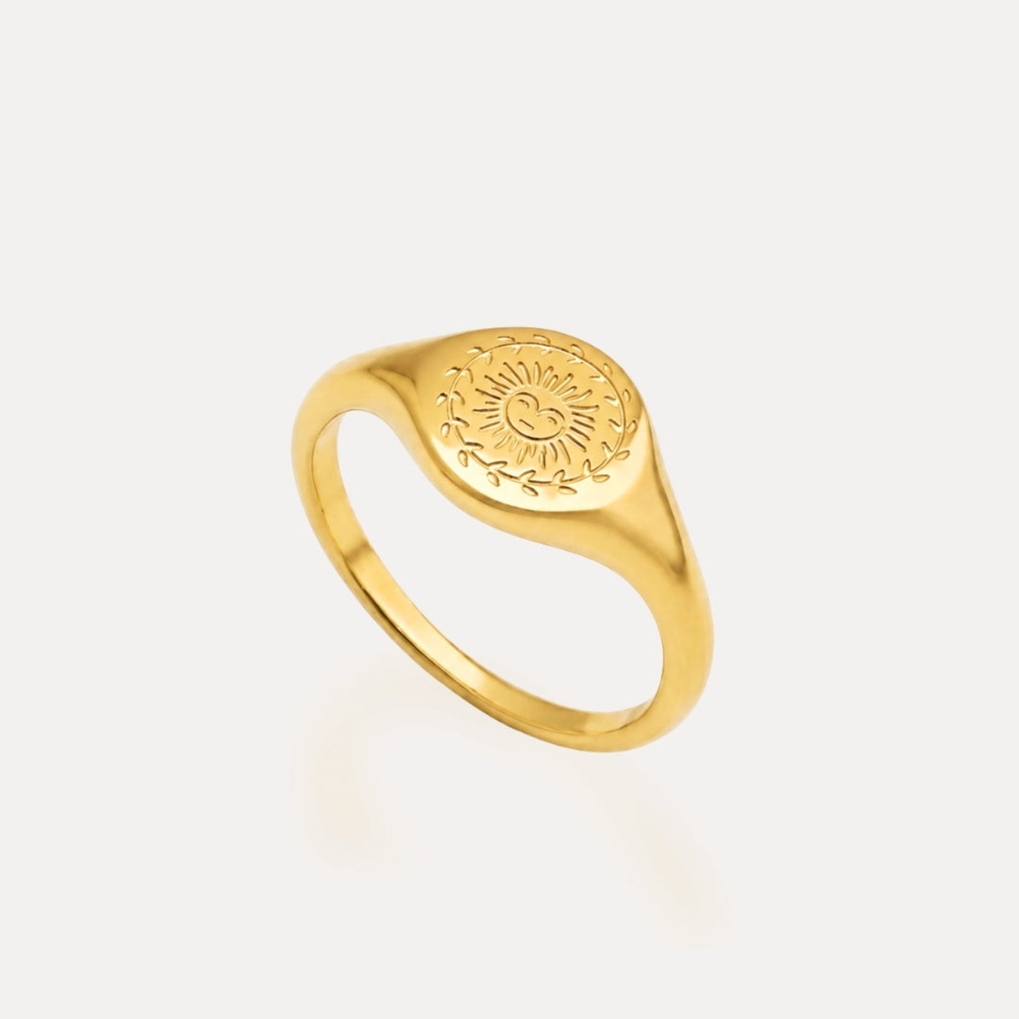 18k gold-plated stainless steel signet ring with engraved sun motif